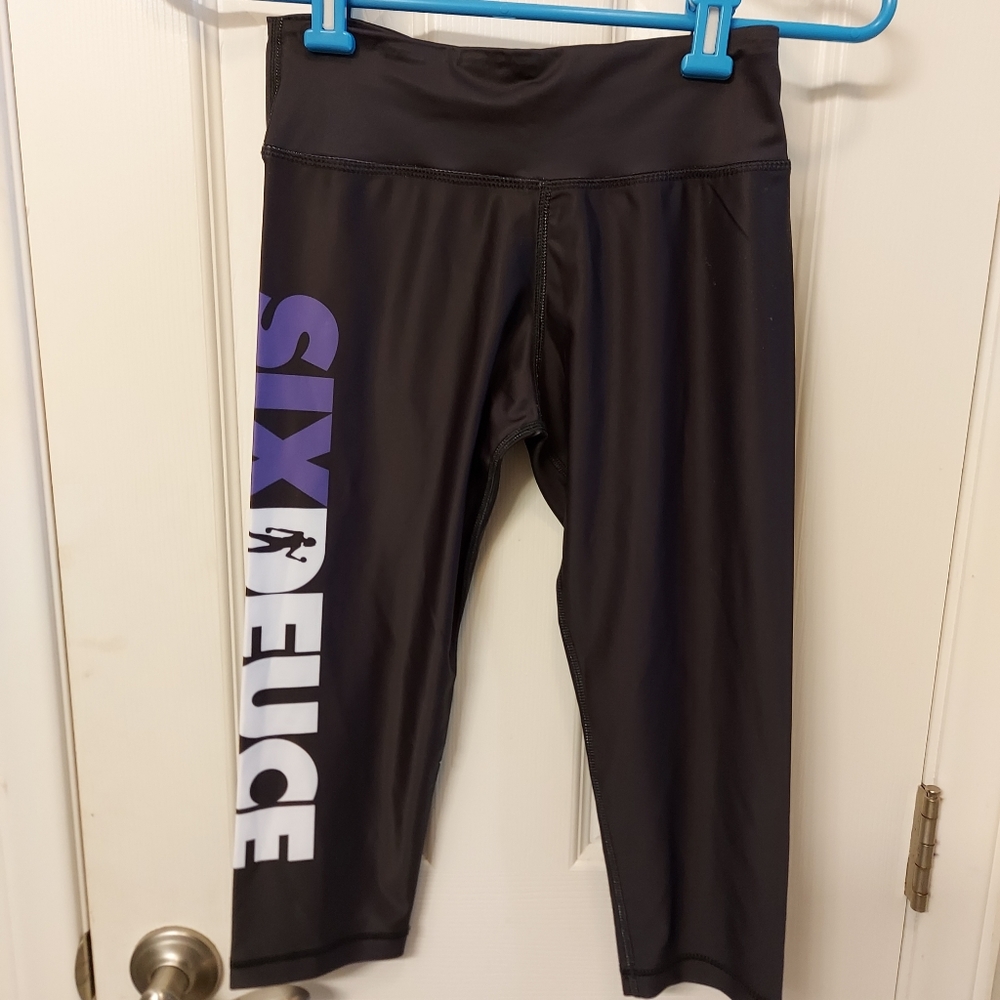 Six Deuce cropped leggings nwot